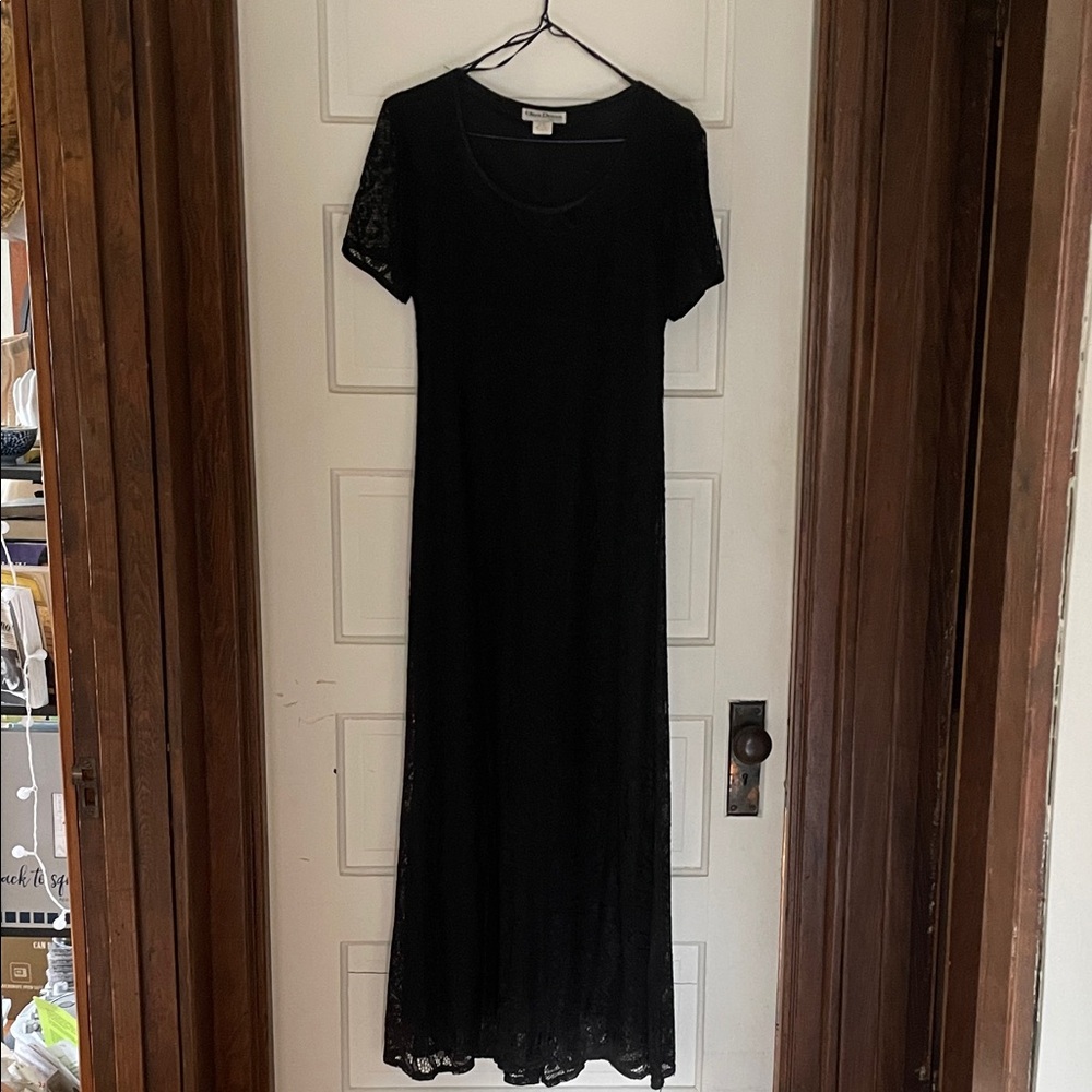 Women's Black Lace Short-Sleeve Maxi Dress